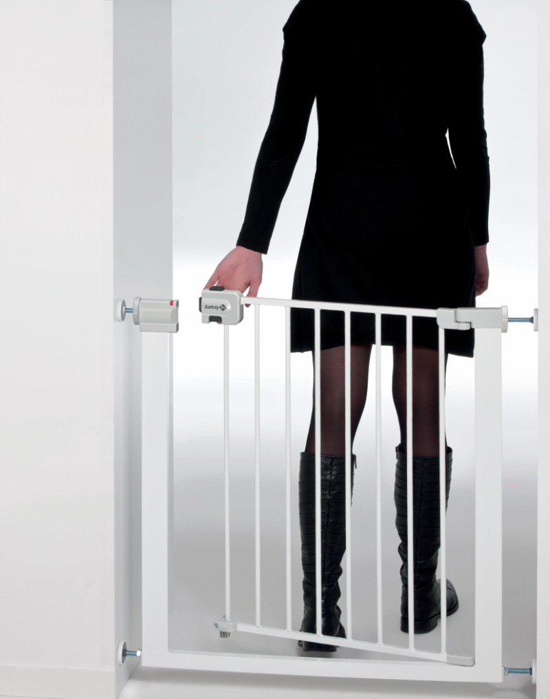 Safety 1st Easy Close Metal SecureTech Gate - Image 2